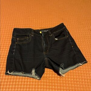 American Eagle Hi-Rise shortie